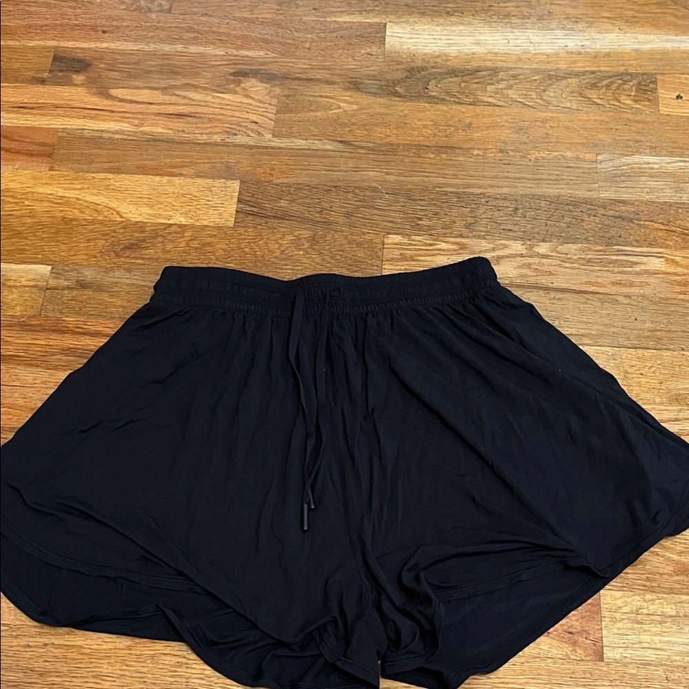 Black Lululemon shorts